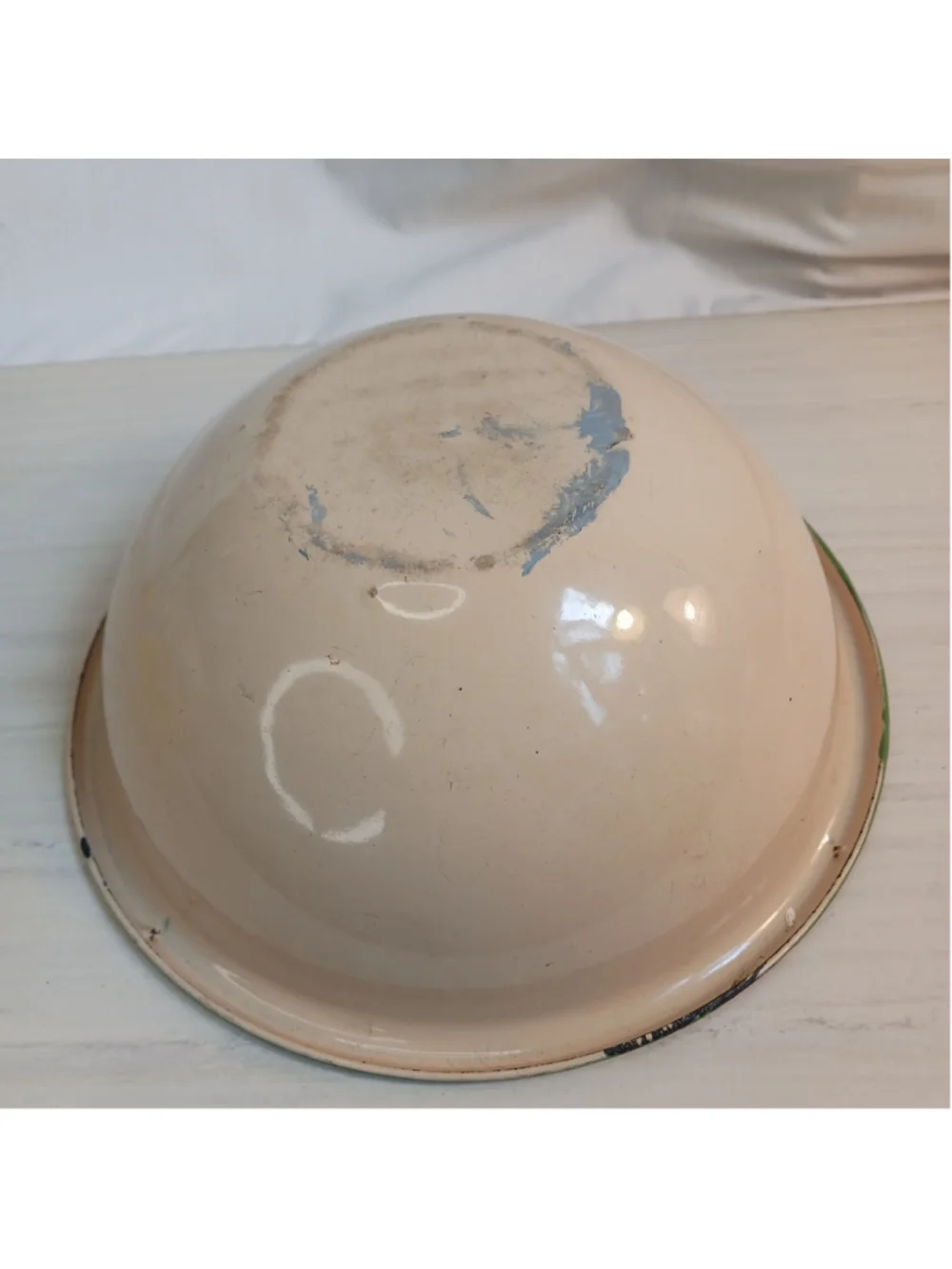 VTG Beige W/Green Trimmed Enamelware Bowl 9